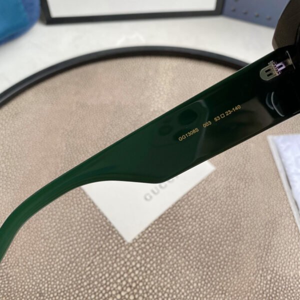 OVERSIZED ROUND SUNGLASSES