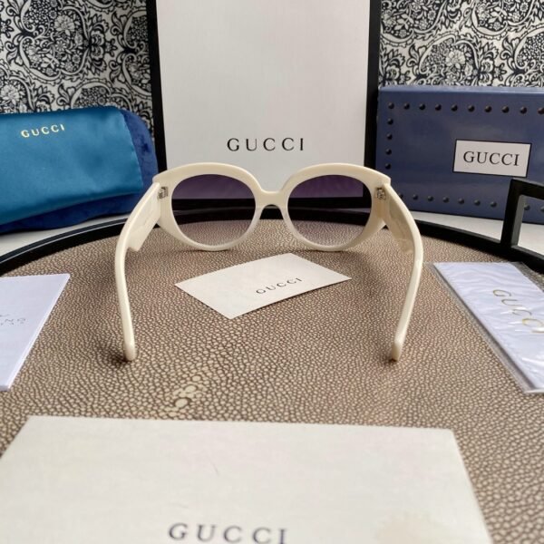 OVERSIZED ROUND SUNGLASSES