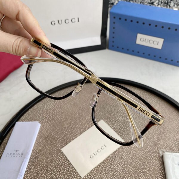 Gucci Eyewear square tinted sunglasses