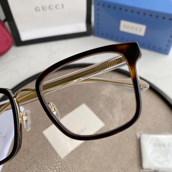 Gucci Eyewear square tinted sunglasses