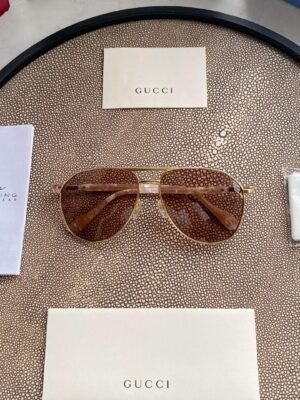 AVIATOR FRAME SUNGLASSES