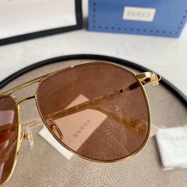 AVIATOR FRAME SUNGLASSES