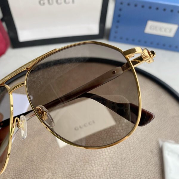 AVIATOR FRAME SUNGLASSES