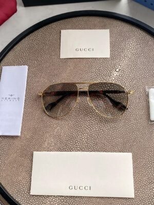 AVIATOR FRAME SUNGLASSES