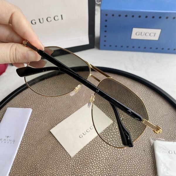 AVIATOR FRAME SUNGLASSES