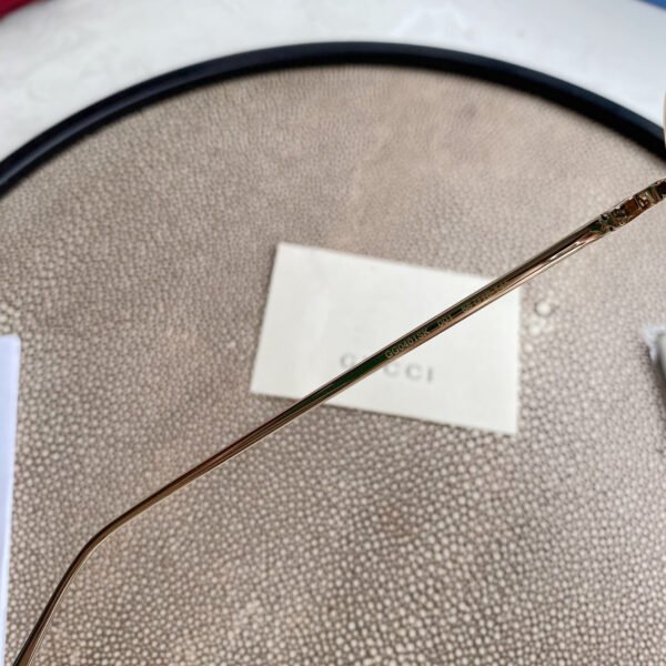 Chloé Eyewear engraved-logo round-frame sunglasses