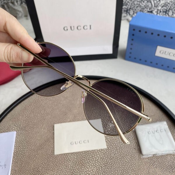 Chloé Eyewear engraved-logo round-frame sunglasses