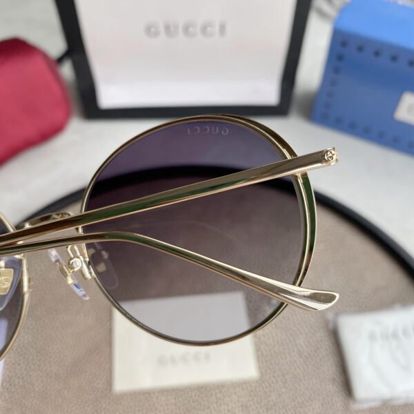 Chloé Eyewear engraved-logo round-frame sunglasses