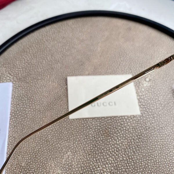 Chloé Eyewear engraved-logo round-frame sunglasses