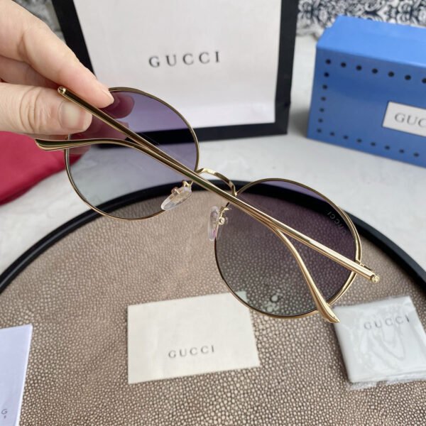 Chloé Eyewear engraved-logo round-frame sunglasses