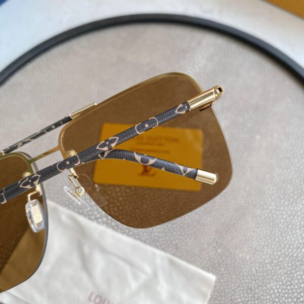 LV GOLD AVIATOR SUNGLASSES
