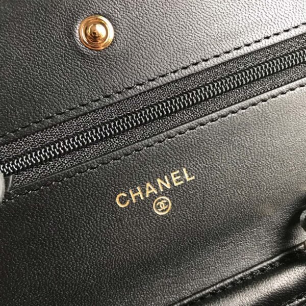 Chanel WOC