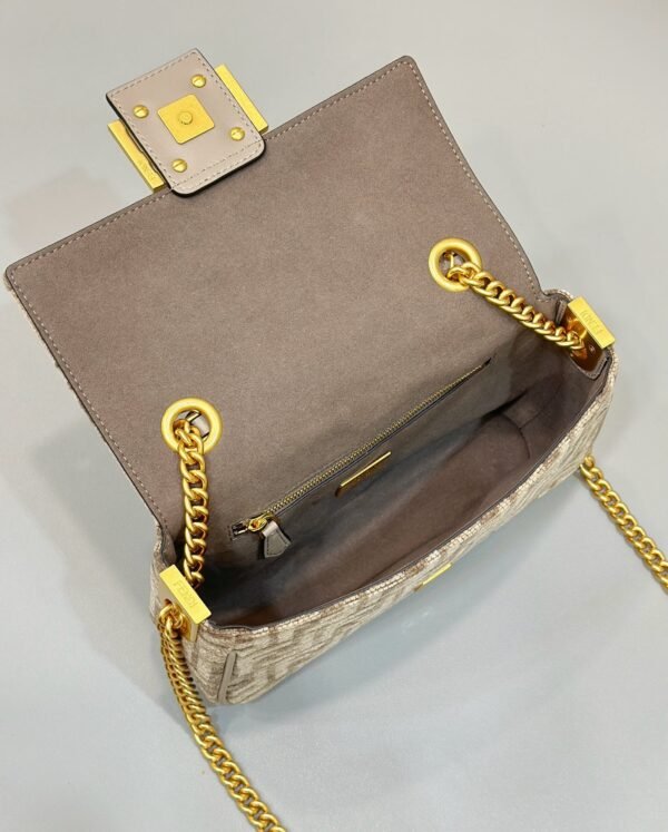 Fendi Chain Shoulder Bag
