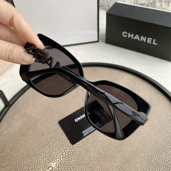 CHANEL Sunglasses