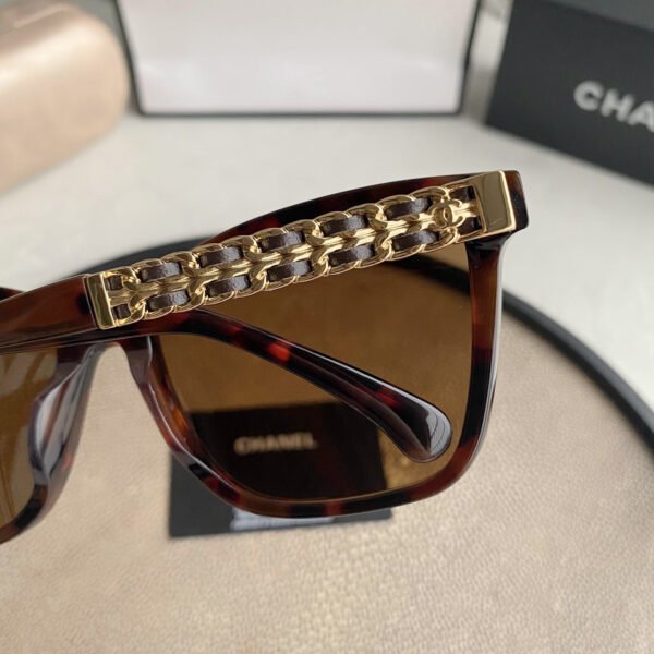 CHANEL Sunglasses