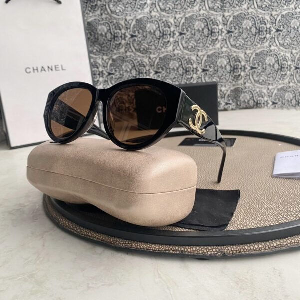 CHANEL Sunglasses