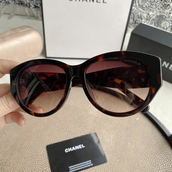 CHANEL Sunglasses