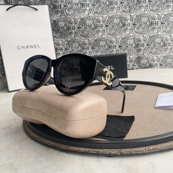 CHANEL Sunglasses