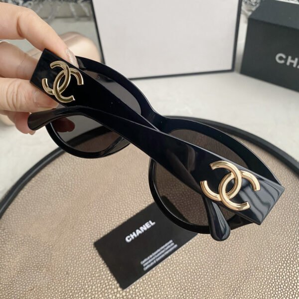 CHANEL Sunglasses