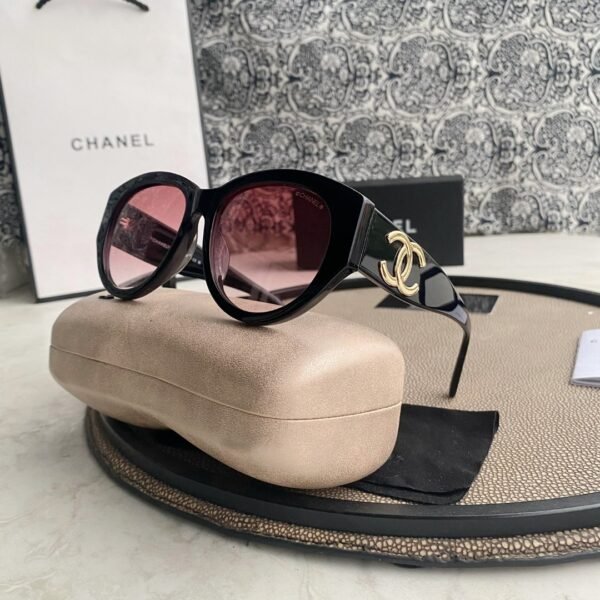 CHANEL Sunglasses