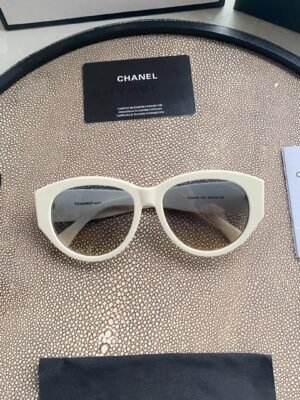 CHANEL Sunglasses