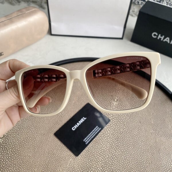 CHANEL Sunglasses