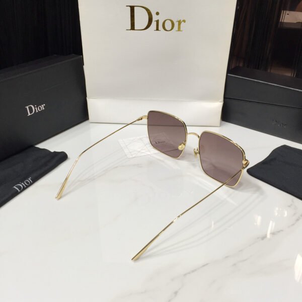 STELLAIRE Sunglasses