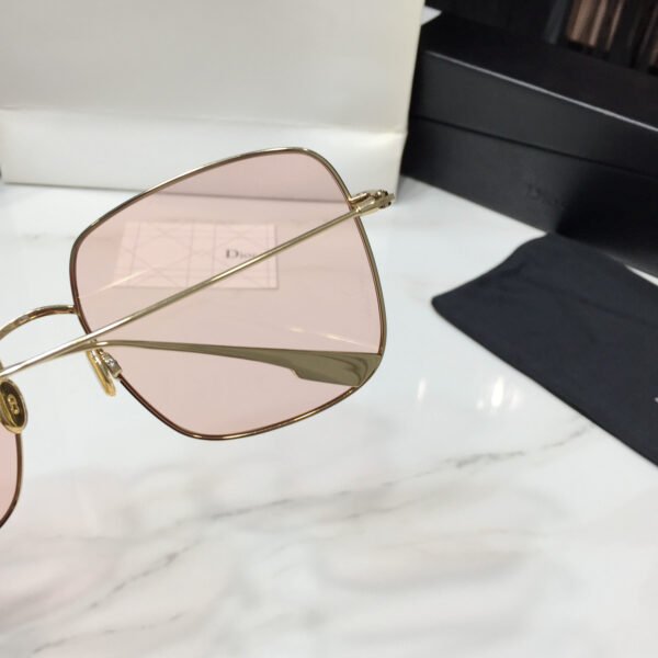 STELLAIRE Sunglasses