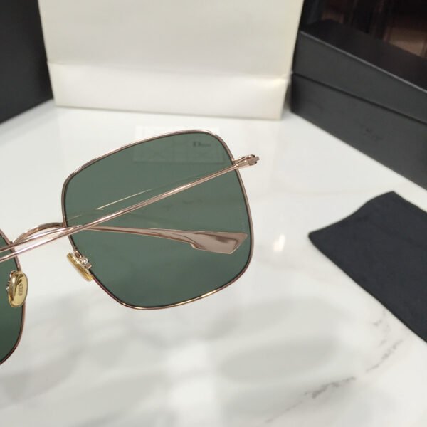 STELLAIRE Sunglasses