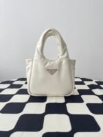 𝐏𝐫𝐚𝐝𝐚 𝐒𝐨𝐟𝐭 𝐁𝐚𝐠