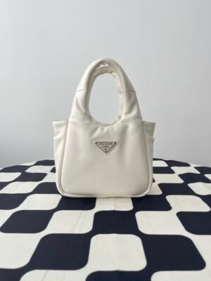 𝐏𝐫𝐚𝐝𝐚 𝐒𝐨𝐟𝐭 𝐁𝐚𝐠