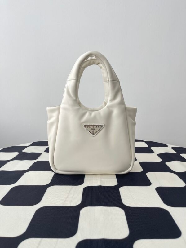 𝐏𝐫𝐚𝐝𝐚 𝐒𝐨𝐟𝐭 𝐁𝐚𝐠