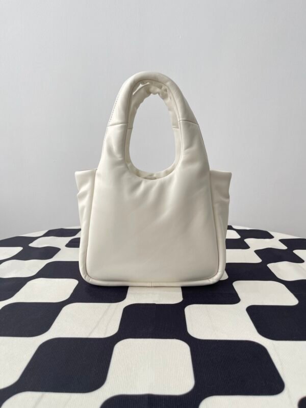 𝐏𝐫𝐚𝐝𝐚 𝐒𝐨𝐟𝐭 𝐁𝐚𝐠