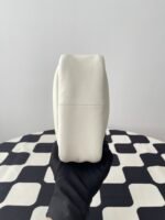 𝐏𝐫𝐚𝐝𝐚 𝐒𝐨𝐟𝐭 𝐁𝐚𝐠