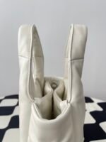 𝐏𝐫𝐚𝐝𝐚 𝐒𝐨𝐟𝐭 𝐁𝐚𝐠