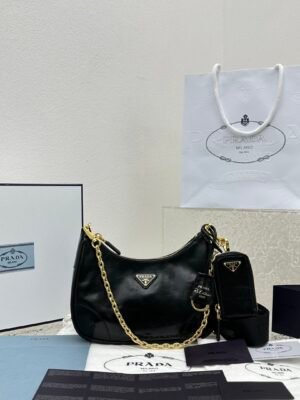 Re-Edition Leather bag