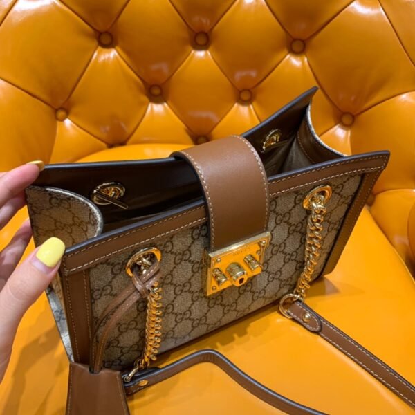 𝐆𝐮𝐜𝐜𝐢 𝐩𝐚𝐝𝐥𝐨𝐜𝐤