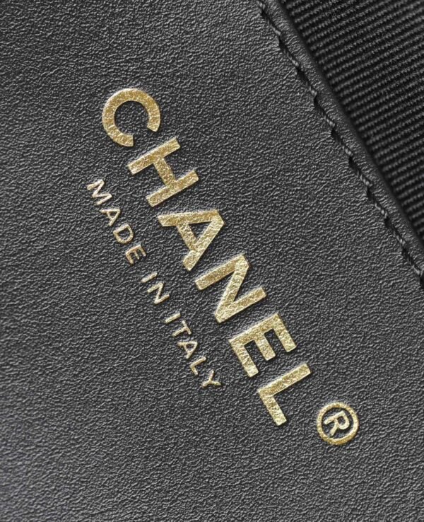 Chanel 24C