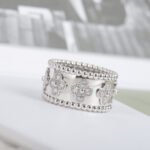 Van Cleef Perlée Ring