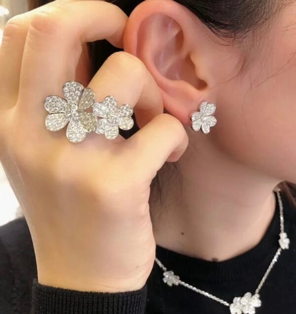 Van Cleef & Arpels Ring