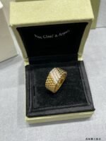 Van Cleef & Arpels VCA Ring