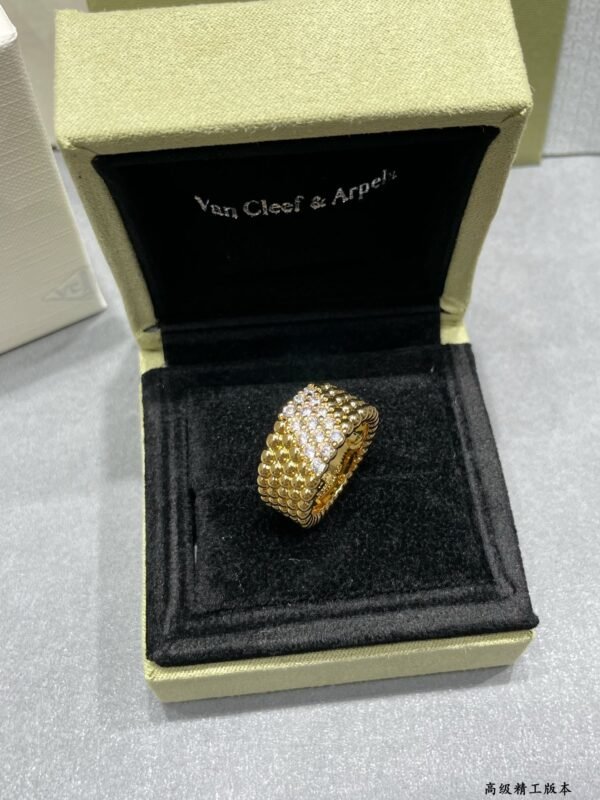 Van Cleef & Arpels VCA Ring