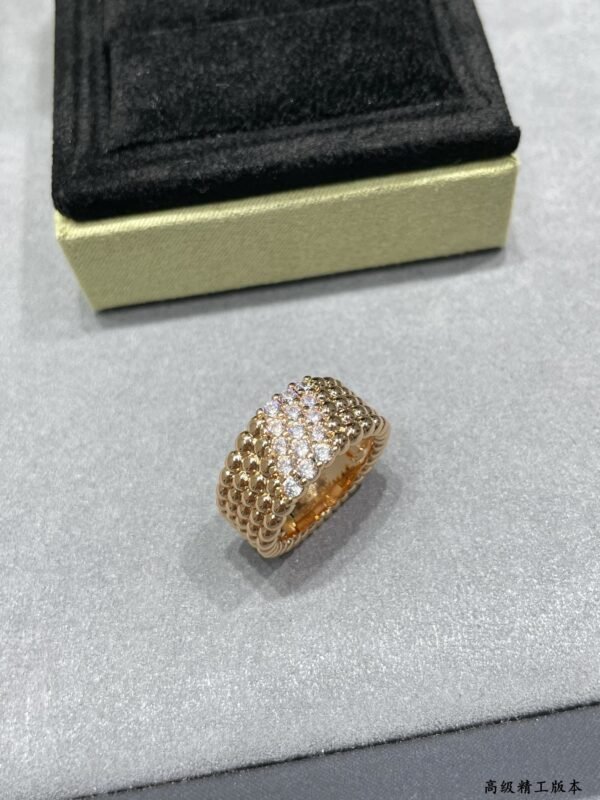 Van Cleef & Arpels VCA Ring