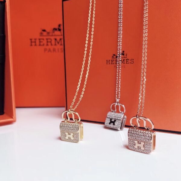 Hermès Amulettes Constance Pendant