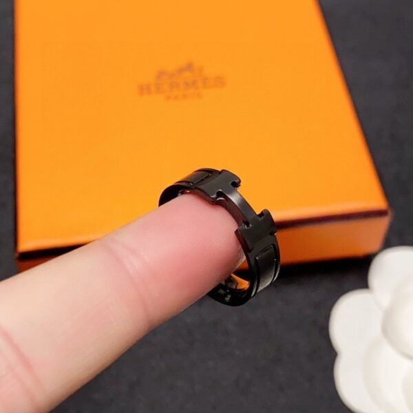Hermes H Ring Black Warrior