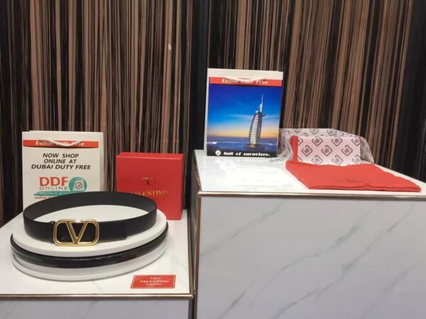 VLOGO SIGNATURE CALFSKIN BELT