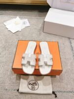 BNIB Hermes Oran sandal white Blanc