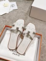 BNIB Hermes Oran sandal white Blanc