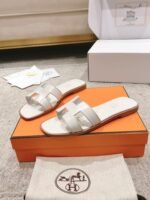 BNIB Hermes Oran sandal white Blanc