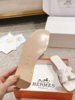 BNIB Hermes Oran sandal white Blanc